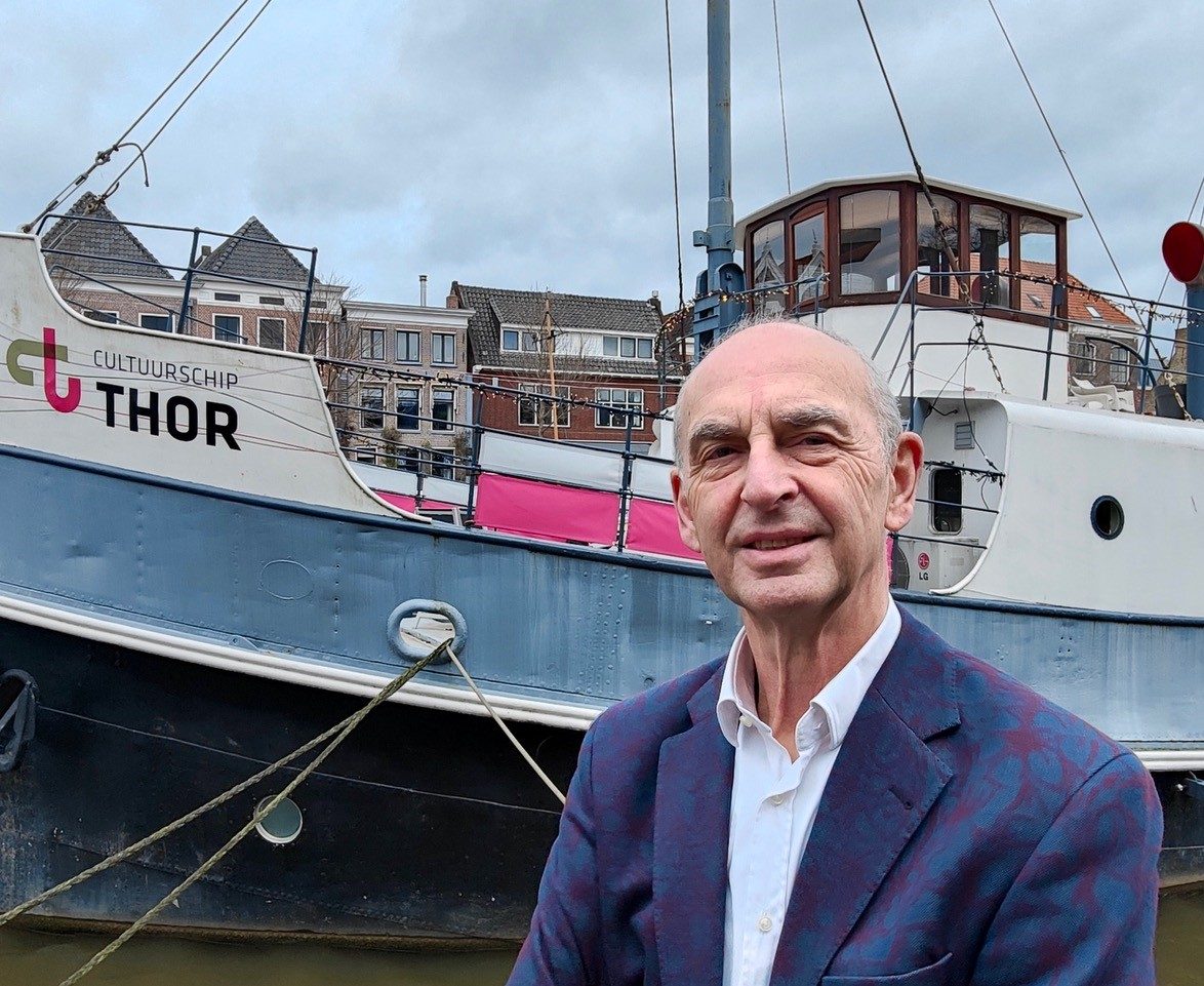 Rik Elings voor zijn schip